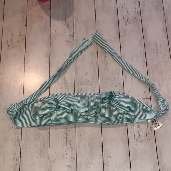 Jessica Simpson 'Seersucker' Ruffle Bikini. - Picture 2 of 12